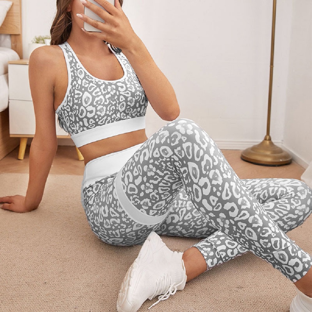 76155Sexy yoga wear with 3D printing and bright colors